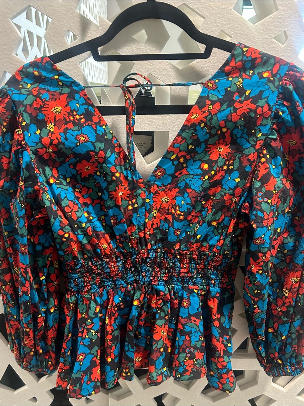 10 Crosby Derek Lam Black Floral Peplum Blouse with Red and Blue Flowers - Picture 2 of 3